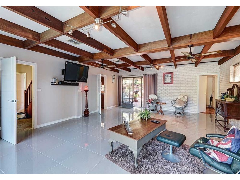 28 Carramar Drive, Kalamunda WA 6076