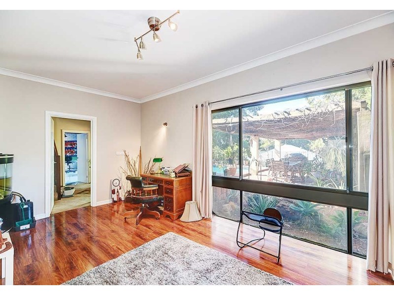 28 Carramar Drive, Kalamunda WA 6076