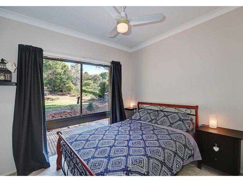 28 Carramar Drive, Kalamunda WA 6076