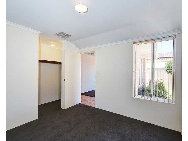 9/4 Wittenoom Road, High Wycombe WA 6057