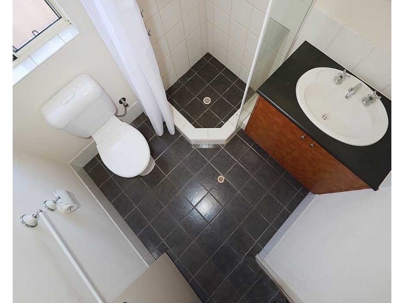 9/4 Wittenoom Road, High Wycombe WA 6057