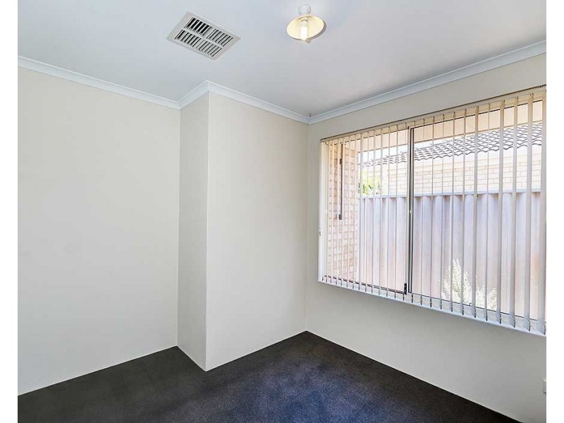 9/4 Wittenoom Road, High Wycombe WA 6057