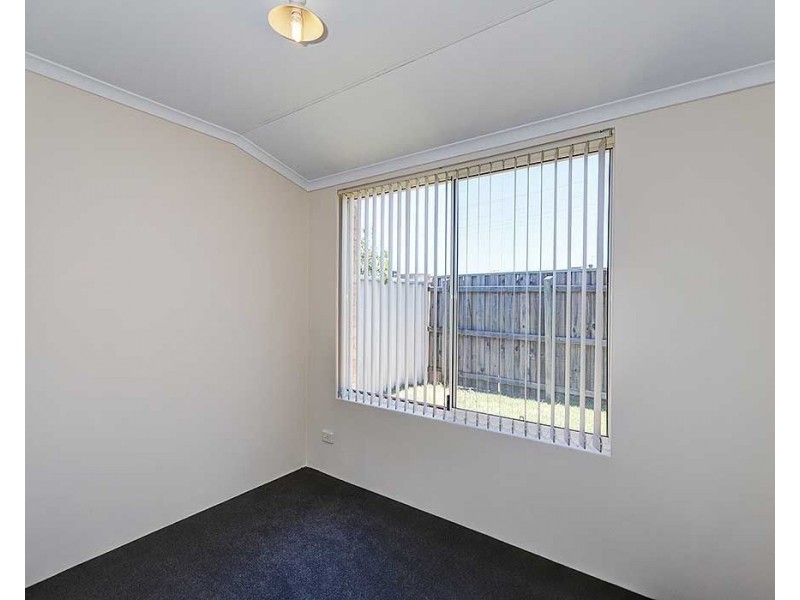 9/4 Wittenoom Road, High Wycombe WA 6057