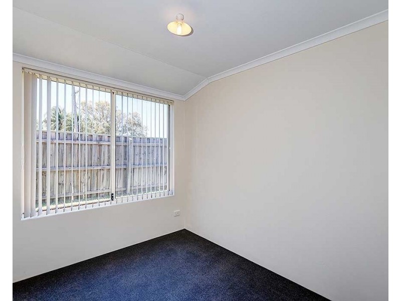 9/4 Wittenoom Road, High Wycombe WA 6057