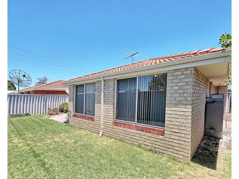 9/4 Wittenoom Road, High Wycombe WA 6057