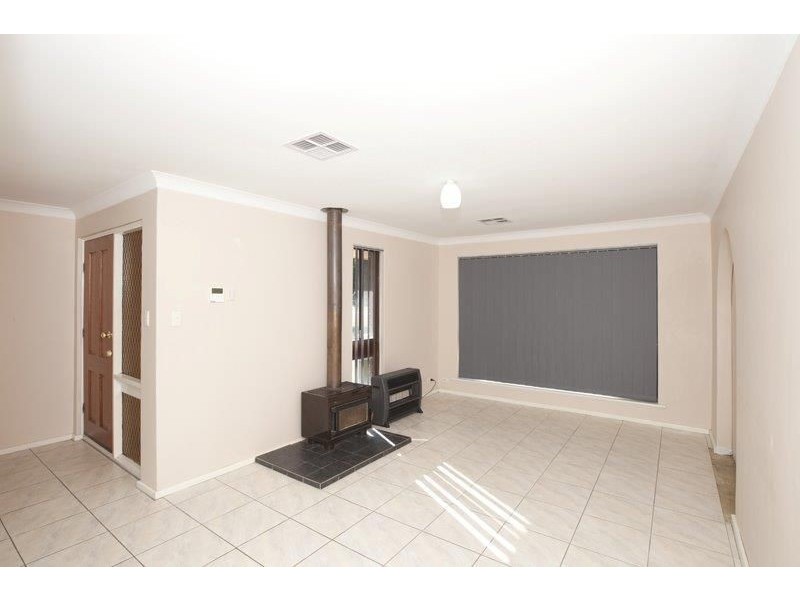 6 Range Court, High Wycombe WA 6057