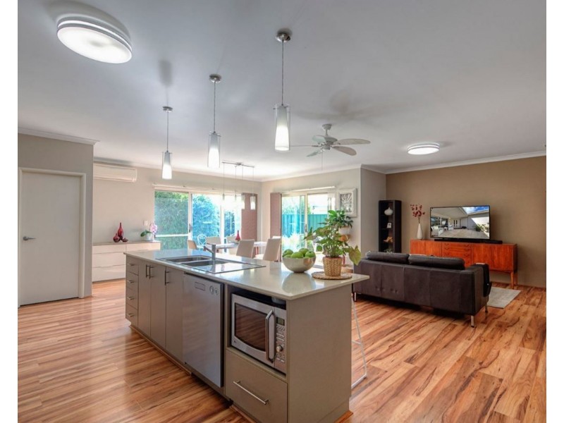 6 Tyler Mews, Forrestfield WA 6058