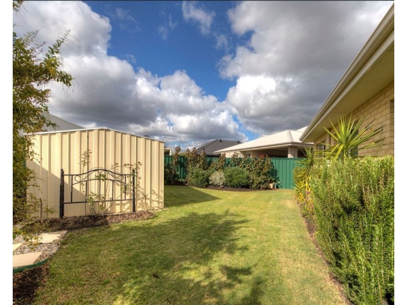 6 Tyler Mews, Forrestfield WA 6058