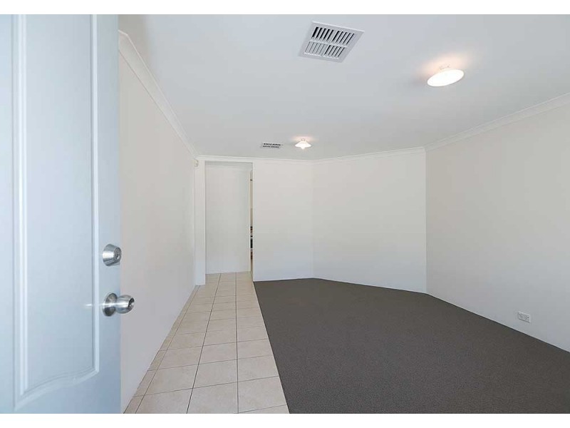 6 Kunzea Close, Maida Vale WA 6057