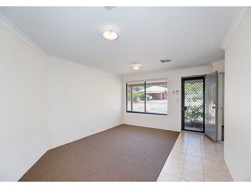 6 Kunzea Close, Maida Vale WA 6057