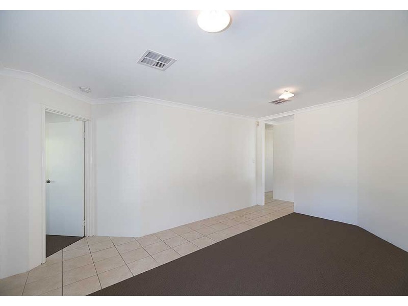 6 Kunzea Close, Maida Vale WA 6057