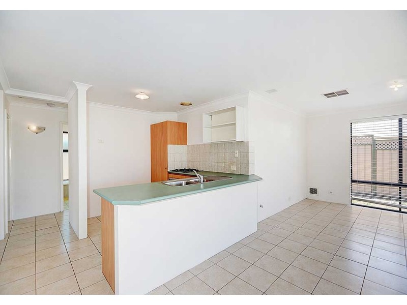 6 Kunzea Close, Maida Vale WA 6057