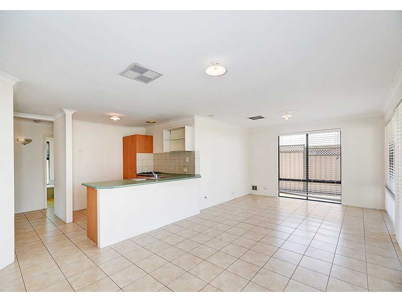 6 Kunzea Close, Maida Vale WA 6057