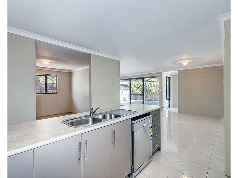 4a Somerset Street, Forrestfield WA 6058