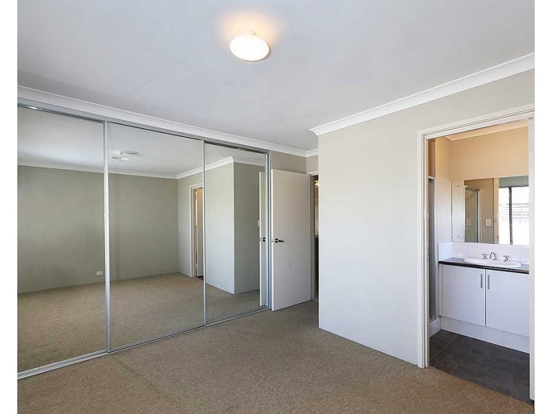 4a Somerset Street, Forrestfield WA 6058