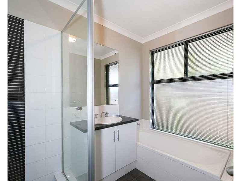 4a Somerset Street, Forrestfield WA 6058