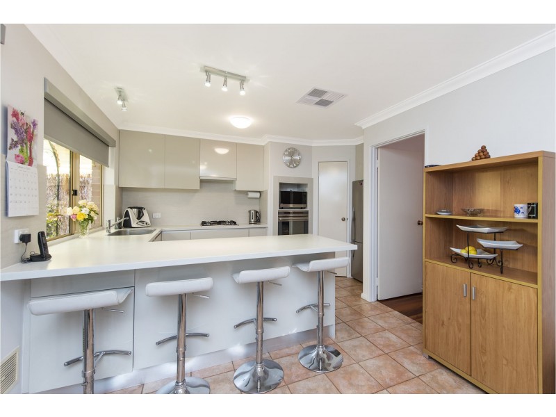 14 Riverview Rise, Wilson WA 6107