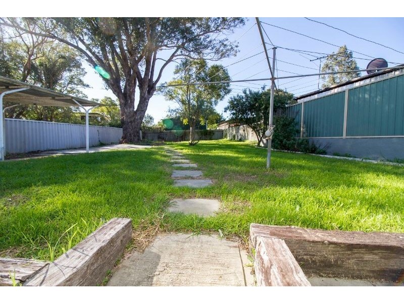23 Mudalla Way, Koongamia WA 6056