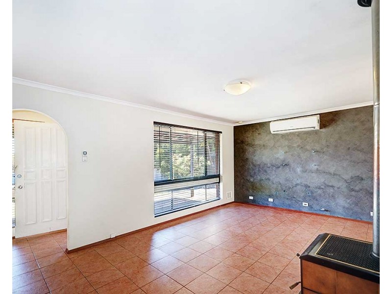 12 Gilmore Place, Forrestfield WA 6058