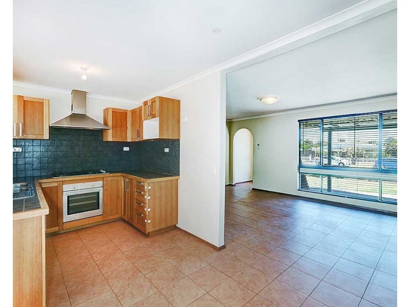 12 Gilmore Place, Forrestfield WA 6058