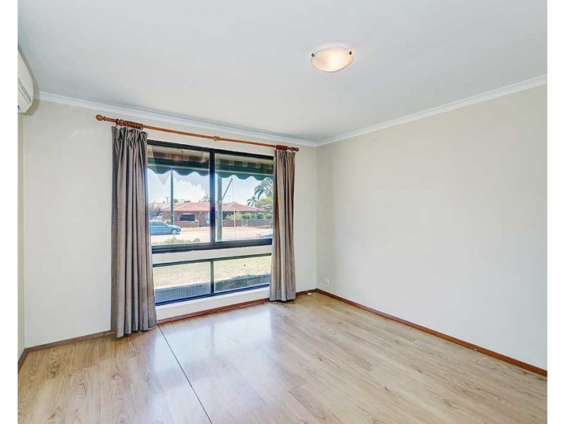 12 Gilmore Place, Forrestfield WA 6058