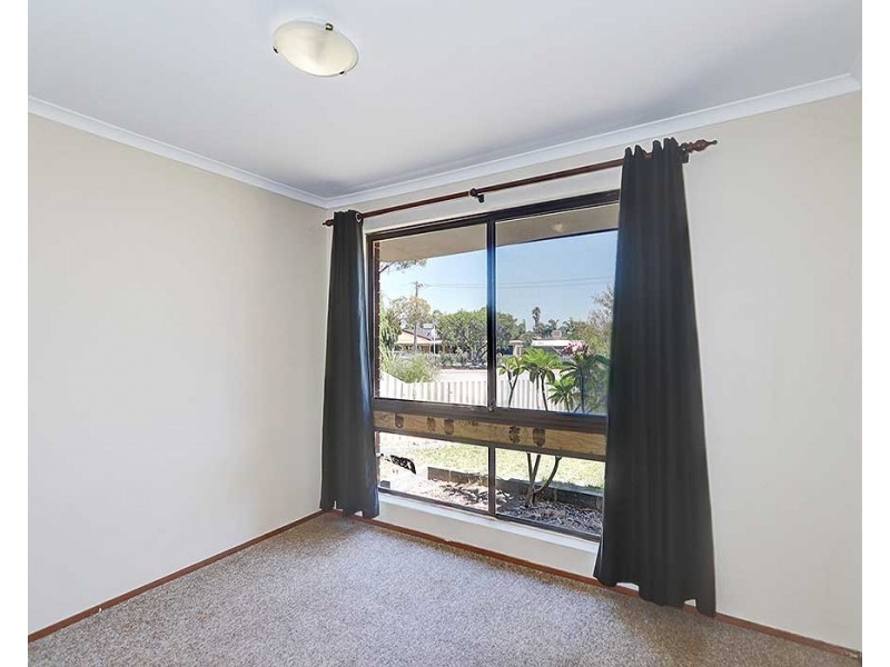 12 Gilmore Place, Forrestfield WA 6058