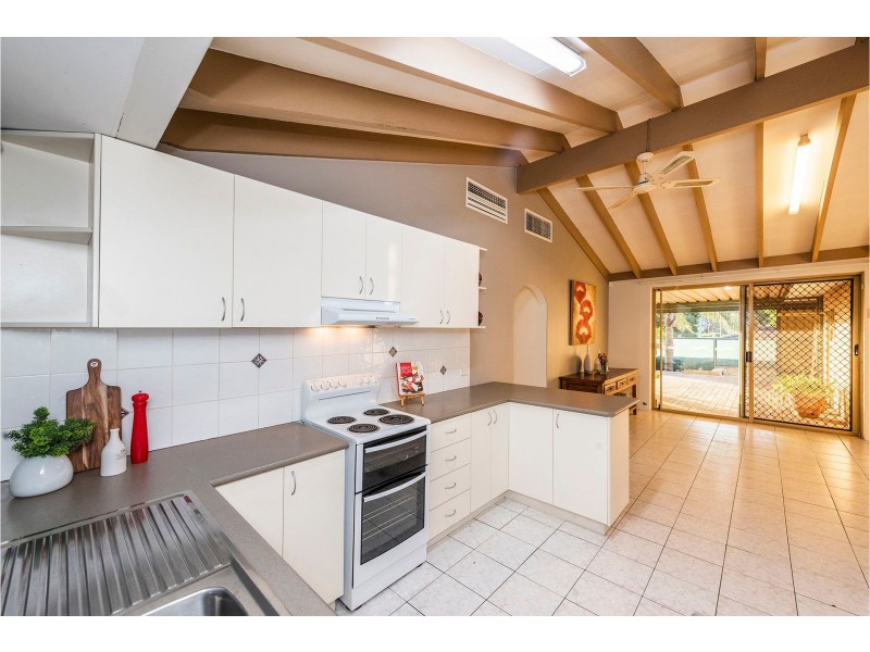 8 Bellbird Court, High Wycombe WA 6057