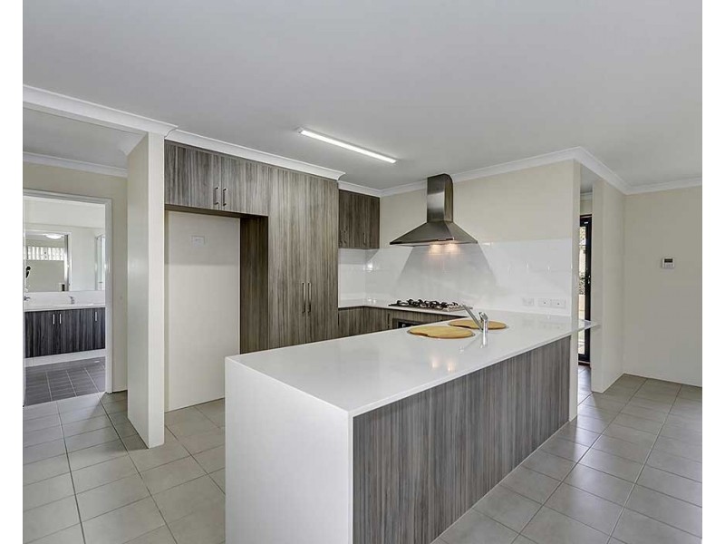 2/6 Jeanhulley Road, High Wycombe WA 6057