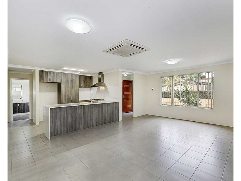 2/6 Jeanhulley Road, High Wycombe WA 6057