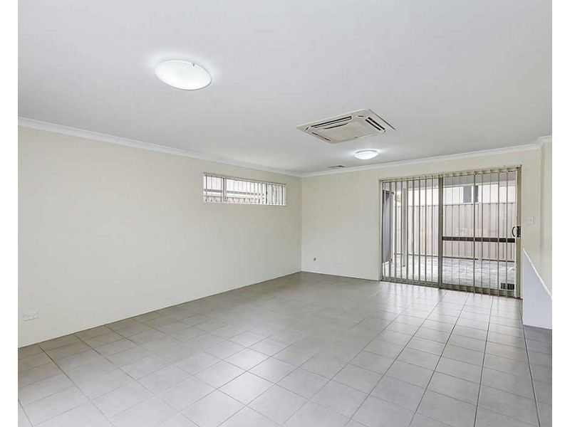 2/6 Jeanhulley Road, High Wycombe WA 6057