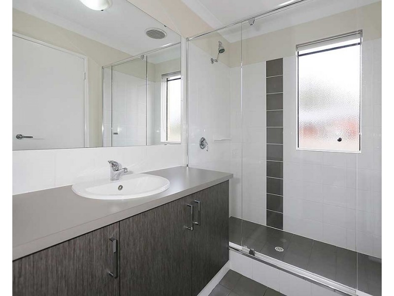 2/6 Jeanhulley Road, High Wycombe WA 6057
