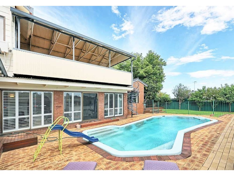 11 Watsonia Road, Gooseberry Hill WA 6076