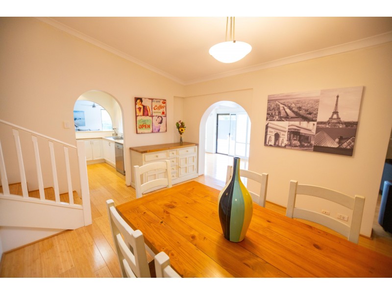 11 Watsonia Road, Gooseberry Hill WA 6076