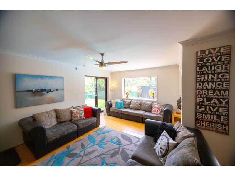 11 Watsonia Road, Gooseberry Hill WA 6076