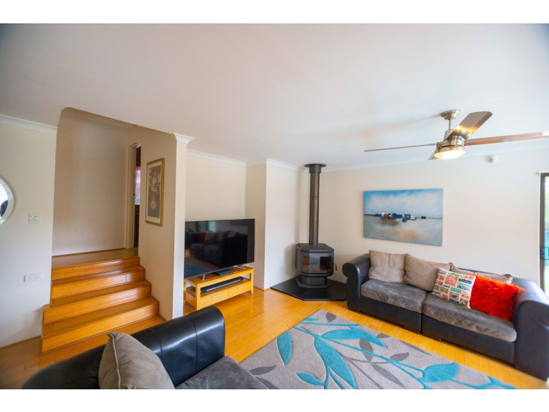 11 Watsonia Road, Gooseberry Hill WA 6076