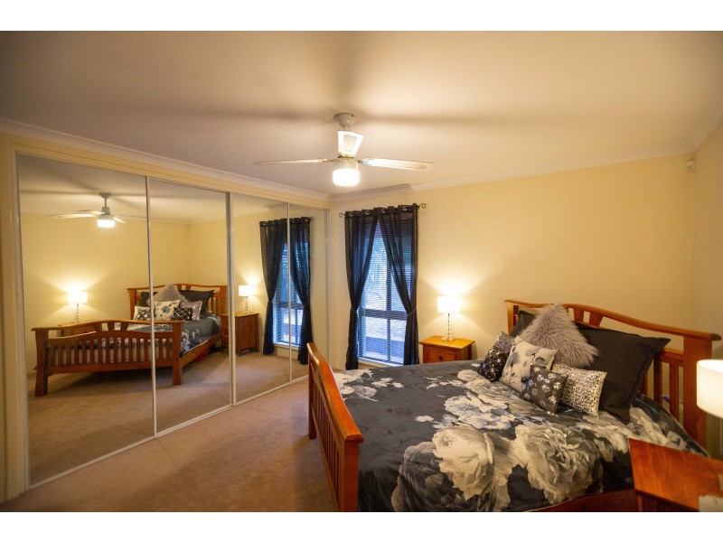 11 Watsonia Road, Gooseberry Hill WA 6076