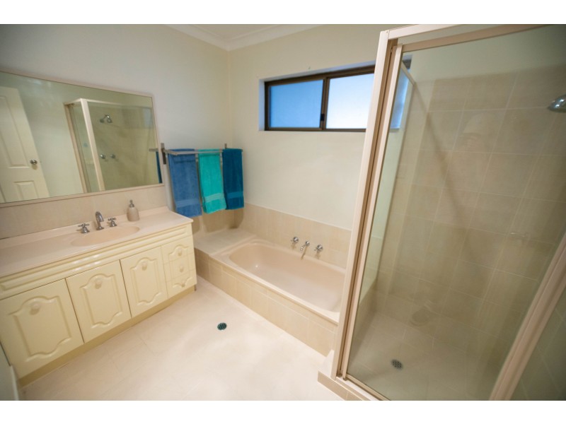 11 Watsonia Road, Gooseberry Hill WA 6076