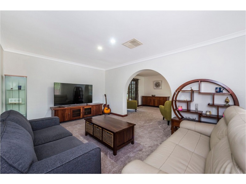 41 Cypress Road, Forrestfield WA 6058