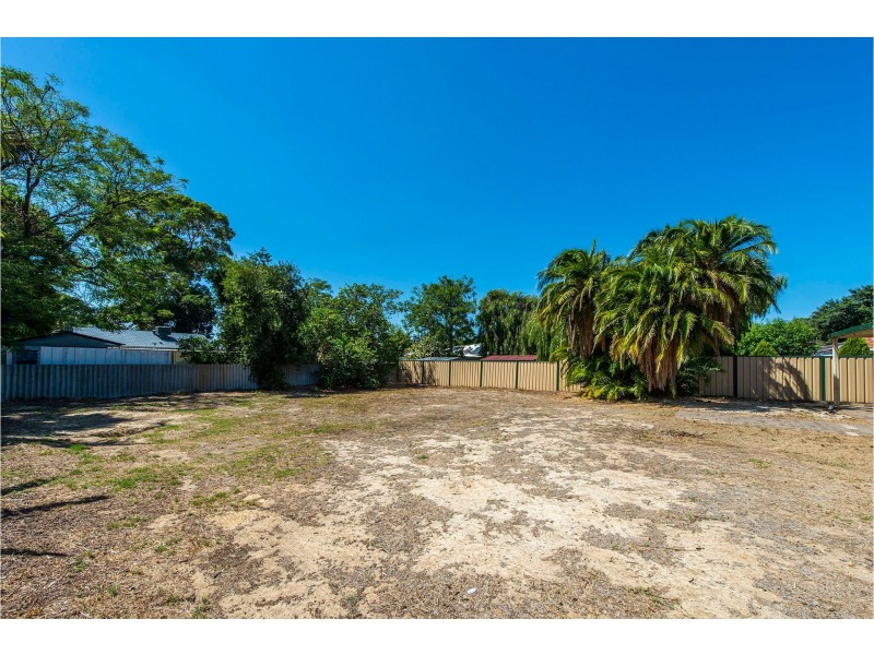 24 Macao Road, High Wycombe WA 6057