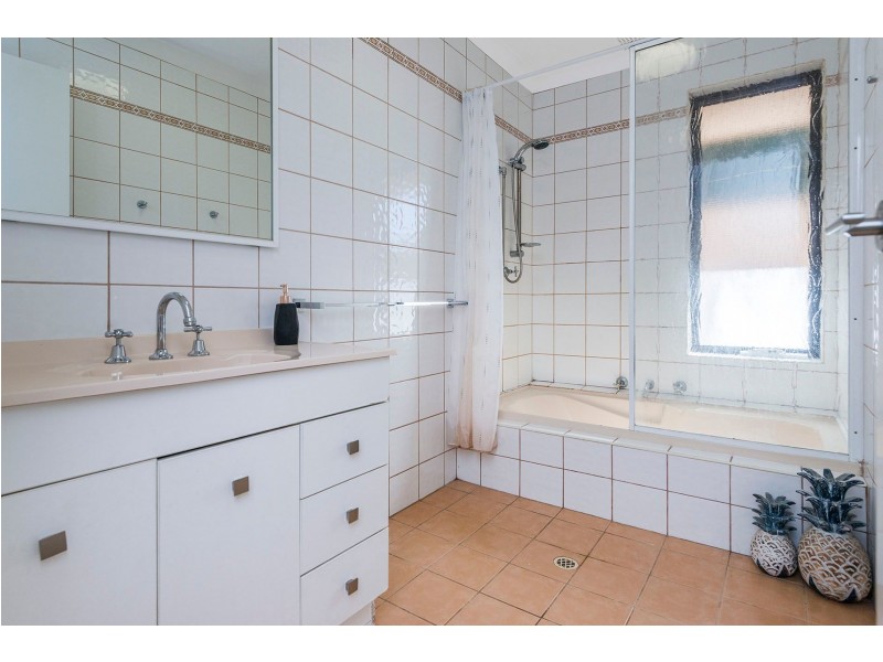 1 Croxdale Crescent, High Wycombe WA 6057