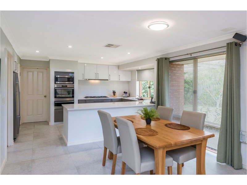 2/11 Edgecumbe Street, Como WA 6152