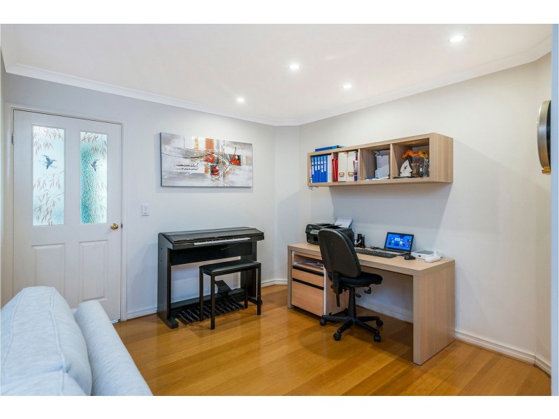 2/11 Edgecumbe Street, Como WA 6152