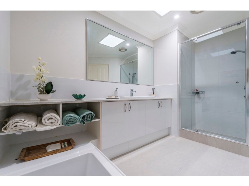 2/11 Edgecumbe Street, Como WA 6152