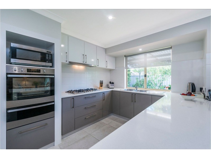 2/11 Edgecumbe Street, Como WA 6152