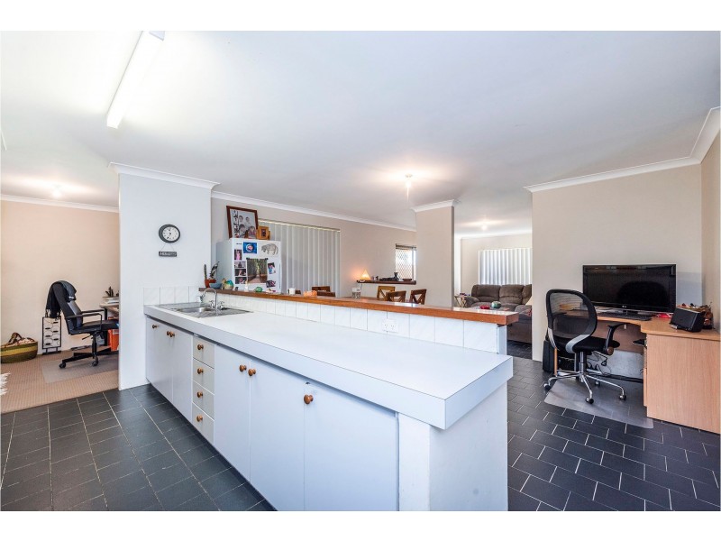 9 Warbler Court, High Wycombe WA 6057