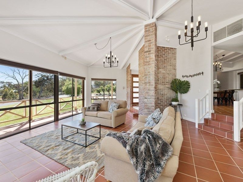 67 Holmes Road, Maida Vale WA 6057
