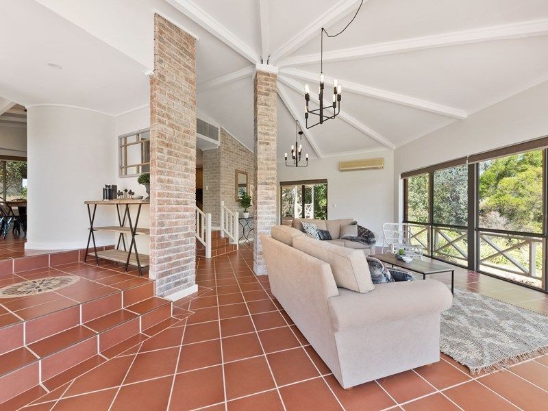 67 Holmes Road, Maida Vale WA 6057