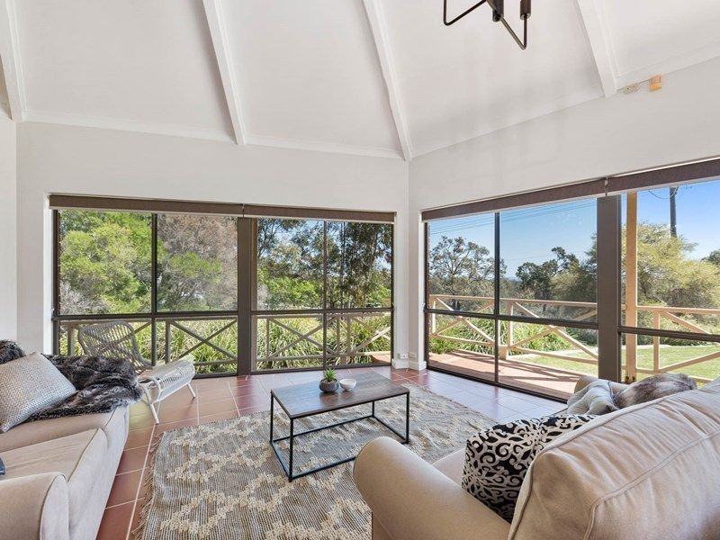 67 Holmes Road, Maida Vale WA 6057