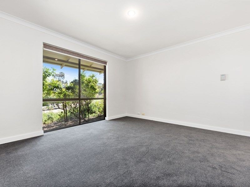 67 Holmes Road, Maida Vale WA 6057
