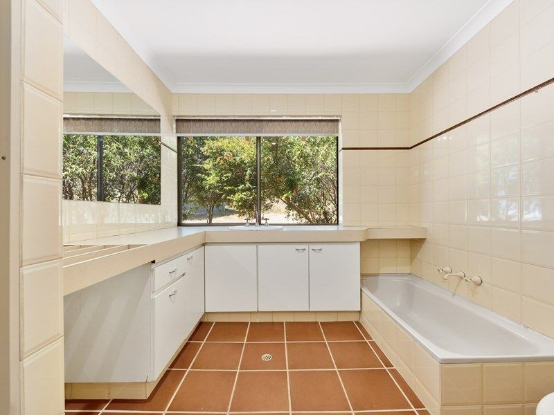67 Holmes Road, Maida Vale WA 6057